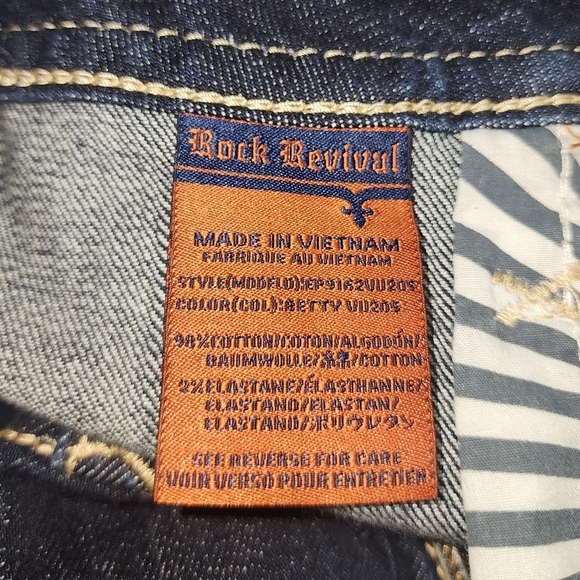 Rock Revival Mid-Rise Betty Bermuda Shorts - Picture 8 of 11